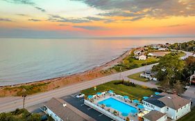 Rye Motor Inn - Oceanfront, Walk To Beach (Adults Only)